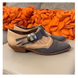 ❣️Vintage Dingo Western Leather Stacked Heeled Shoes with Decorative Buckle❣️